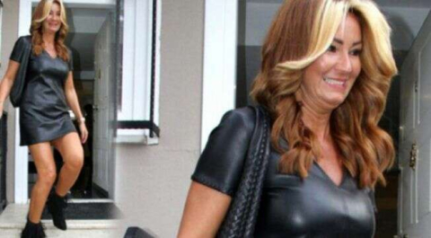 Pınar Altuğ'dan dekolte açıklaması! 'Mini etekle...'