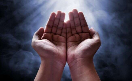 Maun Suresi Okunuşu ve Anlamı – Maun Suresi Arapça Yazılışı, Anlamı, Tefsiri, Fazileti ve Türkçe Okunuşu