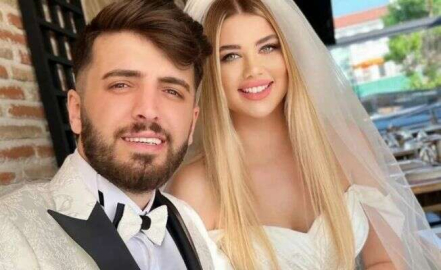 "Biz evlendik" notuyla duyurdu