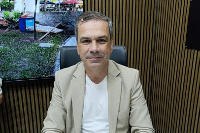 İzmir'de MHP'li Altınkeser’den CHP ve DİSK’e sert eleştiriler