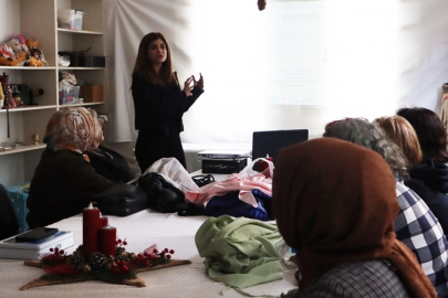 İstanbul Maltepe'de özel çocukların ailelerine seminer