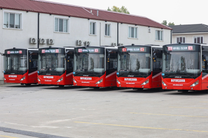 Sakarya Büyükşehir’in metrobüs filosuna 5 araç daha dahil oldu