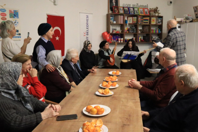 İZMEK'te bağlama kursundan anlamlı dinleti