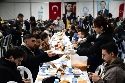Balıkesir’de iftar çadırı vatandaşları buluşturuyor