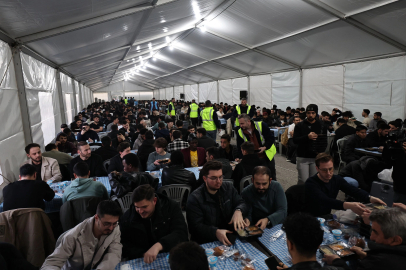 Sakarya’da farklı renk ve coğrafyadan binler birlikte oruç açıyor