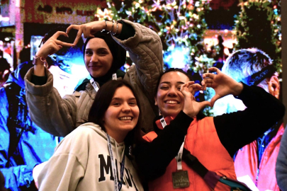 Balıkesir’de 'Avlu Gece Oryantiringi' renkli görüntülere sahne oldu