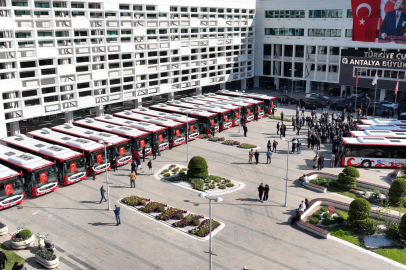 Antalya Büyükşehir’den toplu taşıma filosuna 19 yeni otobüs