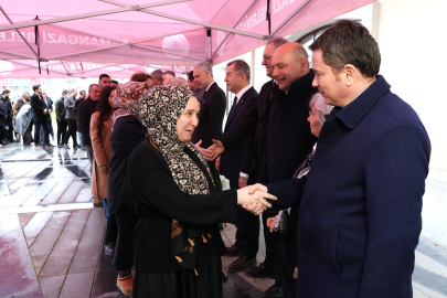 Bursa Osmangazi'de Başkan Aydın personeliyle tek tek bayramlaştı