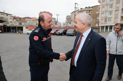 Kocaeli Gebze’de bayram öncesi kamu personeline ziyaret
