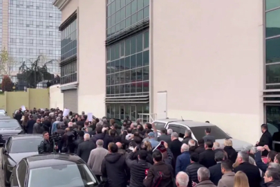 Bursa Büyükşehir'de seçim gerginliği! CHP'liler dışarı çıktı, gerginlik yola taştı!