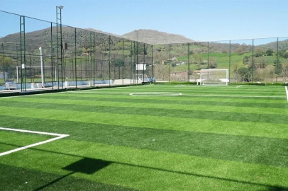 Ahmet Akın Balıkesirli gençlerin sesine kulak verdi