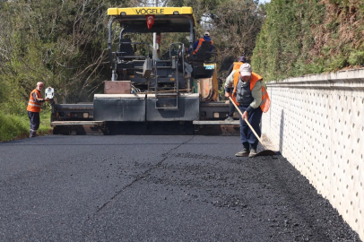 Bursa Osmangazi’de ulaşım konforu için yol seferberliği