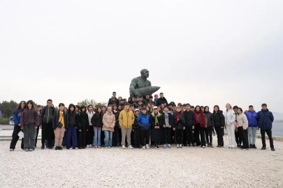 İstanbul Maltepeli öğrencilerden Çanakkale’ye duygusal ziyaret