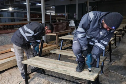 Emekle üretilen kent mobilyaları şehre değer katıyor