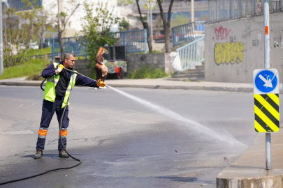 İstanbul Maltepe'de bahar temizliği hız kesmiyor