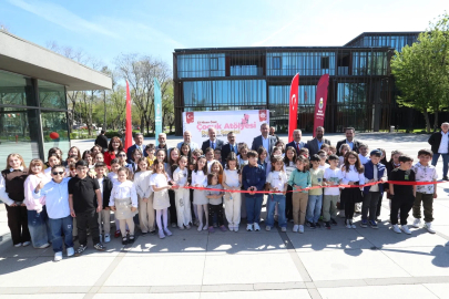 Bursa İnegöl’de minik sanatçılardan 23 Nisan özel sergisi