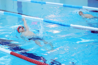 Bursa Osmangazi’de çocuklar 23 Nisan'a kulaç attı