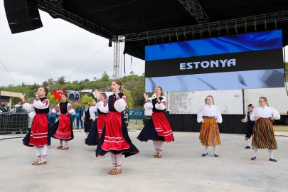 Antalya Çocuk Festivali renkli görüntülere sahne oldu
