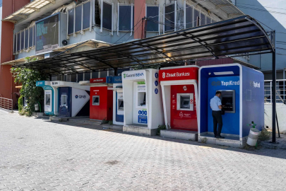 Bornova’da ‘güneş ve yağmur’ kalkanı