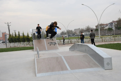 Bursa'da İnegöllü gençlere yeni kaykay park