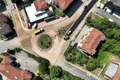Gölcük’te Ergenekon Caddesi kavşağı yenileniyor