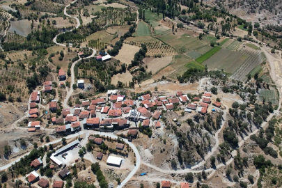 Demirci’de ulaşımı güçlendiren 45 kilometrelik çalışma