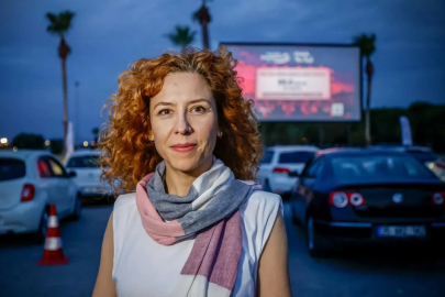 İnciraltı’nda arabada sinema keyfi