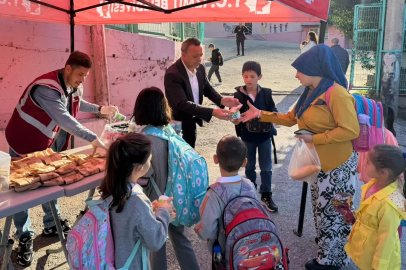 İzmit'te 'Beslenme Saati' desteği sürüyor