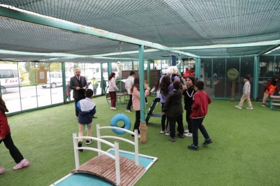 Kayseri Kocasinan çocuklara hayvan sevgisi aşılıyor