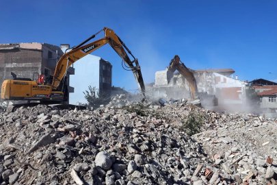Sakarya'da Tığcılar kentsel dönüşümünde bir ayda 45 yapı yıkıldı