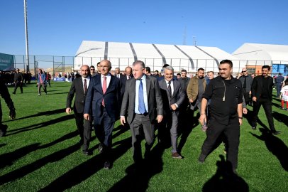 Bakan Bak'tan Malatya'da Melekbaba Spor Tesisine tam not