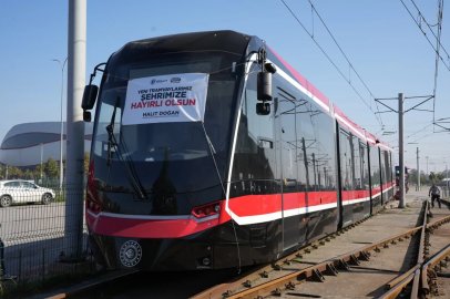Samsun’a dördüncü yeni tramvay ulaştı