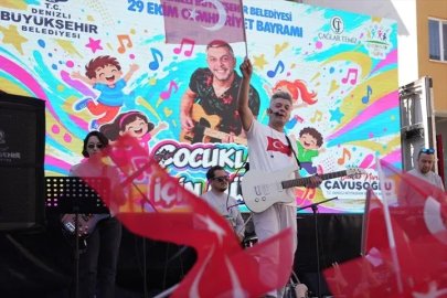 Denizli’de Cumhuriyet coşkusu okullara taştı