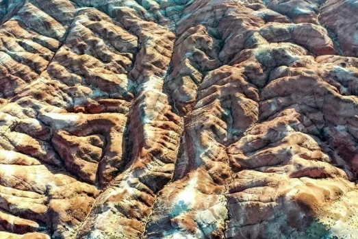 Türkiye'nin en doğusunda renk cümbüşü: Gökkuşağı Tepeleri
