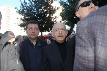 Kılıçdaroğlu, Adana'da depremden etkilenen bölgede incelemede bulundu