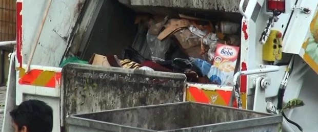 İstanbul'da vahşet: Battaniyeye sardıkları cesedi çöpe attılar