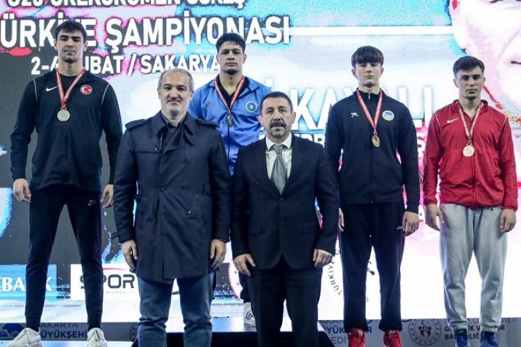 Manisa BBSK güreş takımından 2 madalyalı başlangıç   
