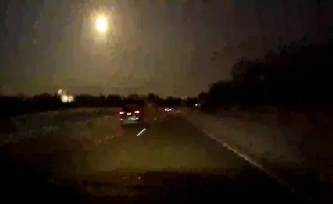 Meteor geceyi böyle aydınlattı