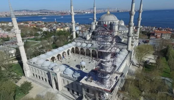 Sultan Ahmet Camii’ndeki restorasyon havadan görüntülendi